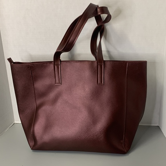Elegant Burgundy Tote Bag with Gold Accent - Picture 7 of 12